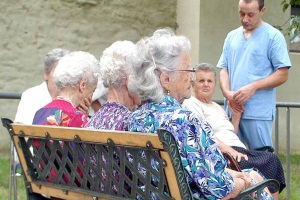 Accedere ai servizi residenziali e semi-residenziali per persone anziane